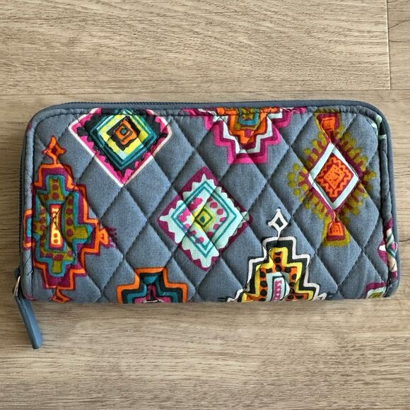 Vera Bradley Zip Around Georgia RFID Wallet Painted Medallions Pattern Retired - Picture 1 of 6